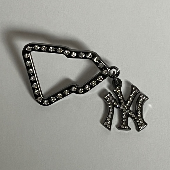 New York NY Yankees New Era Frame Hat Pin Fitted Hats Baseball Studded Black - Picture 1 of 8